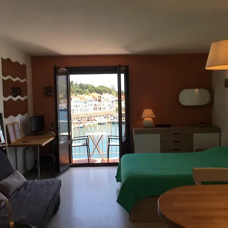 Un Balcon Sur La *